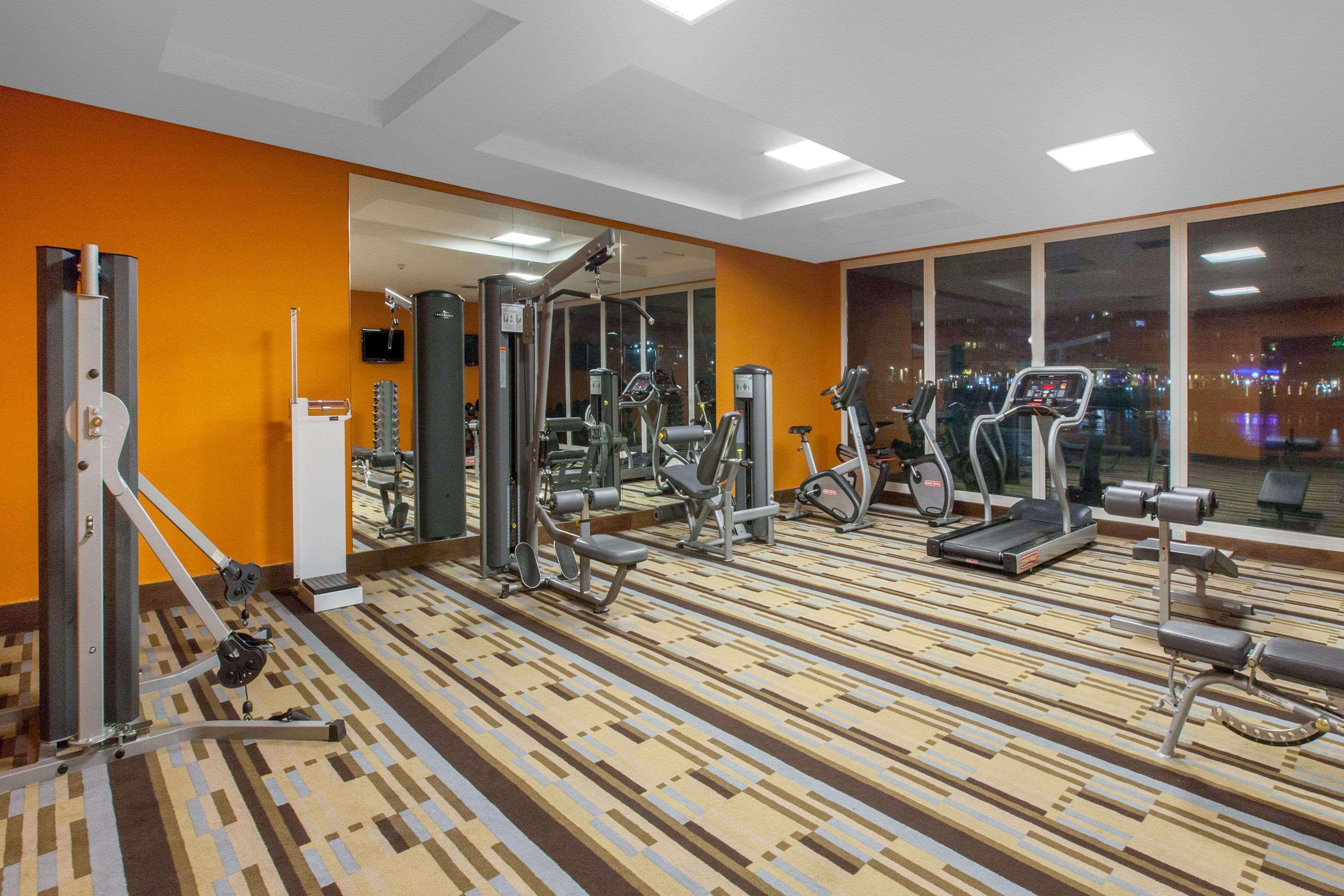מלון Wyndham Nordelta Tigre - Buenos Aires מראה חיצוני תמונה The gym at the hotel